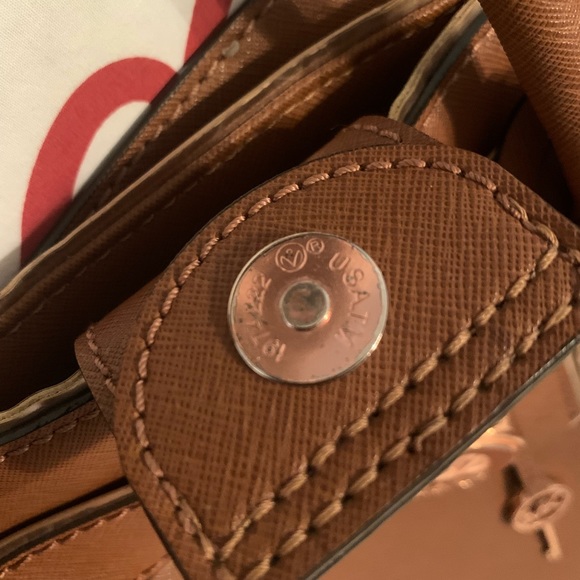 Michael Kors Hamilton Specchio, Rose Gold w/Matching Wristlet - Picture 12 of 12